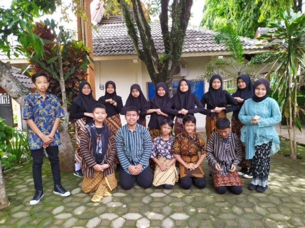 MEMAKNAI BULAN BAHASA DI SPEGATA